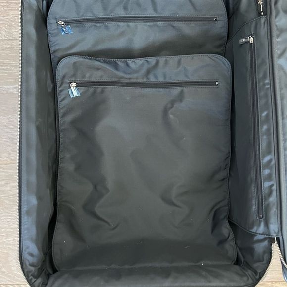 LOUIS VUITTON DAMIER GRAPHITE PEGASE LEGERE SUITCASE - Picture 4 of 16